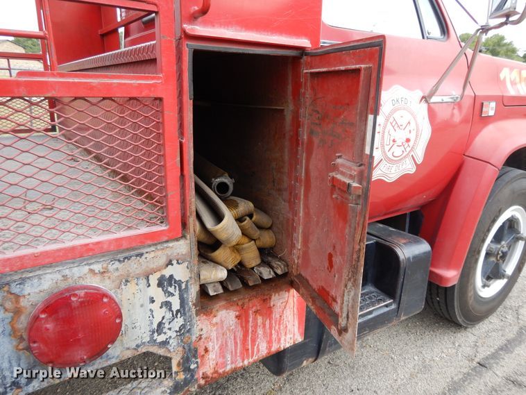 image for item DI7669 1984 GMC 7000  utility truck