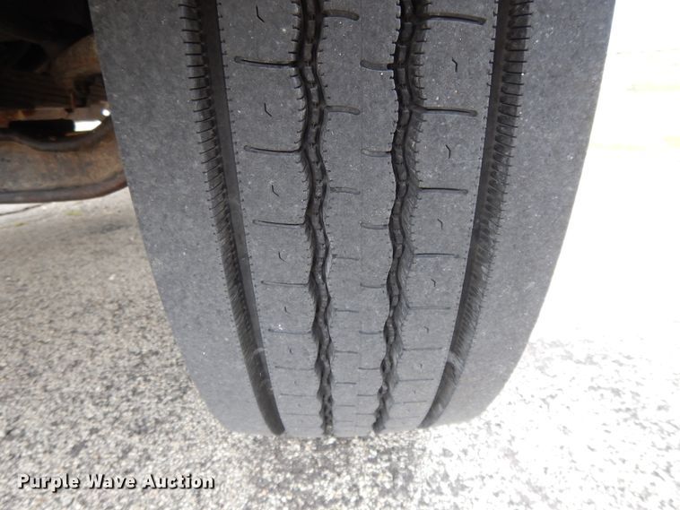 image for item DI7669 1984 GMC 7000  utility truck