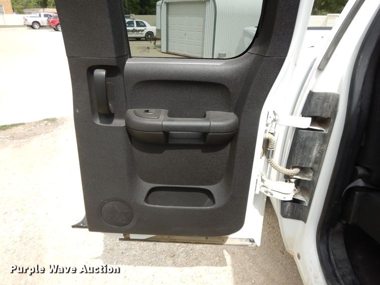 image for item DI7680 2013 Chevrolet Silverado 1500  Ext. Cab pickup truck