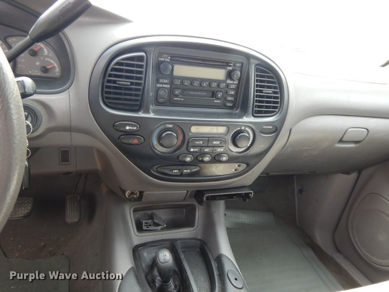 image for item DI7681 2002 Toyota Sequoia  SUV