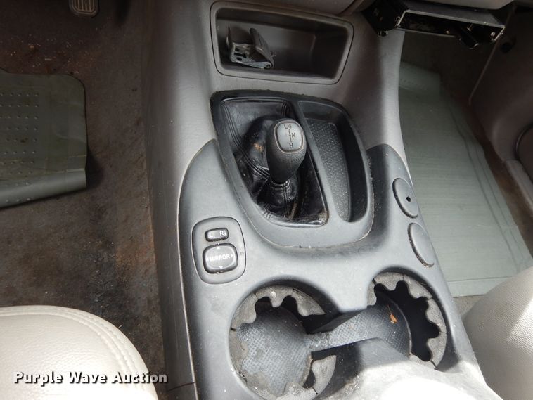 image for item DI7681 2002 Toyota Sequoia  SUV