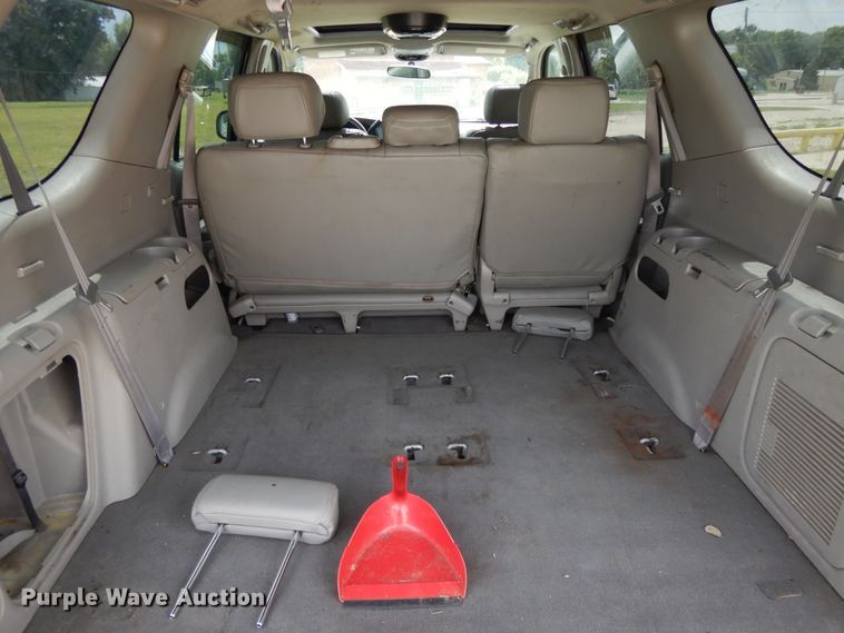 image for item DI7681 2002 Toyota Sequoia  SUV