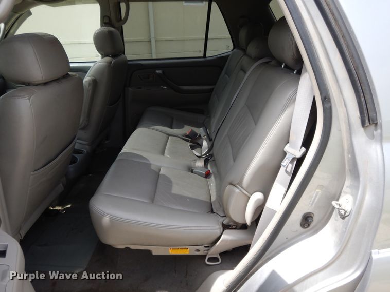 image for item DI7681 2002 Toyota Sequoia  SUV