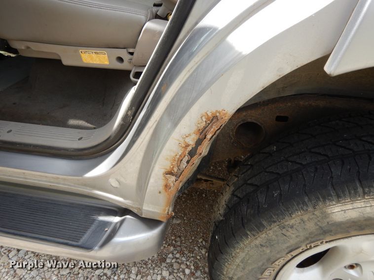 image for item DI7681 2002 Toyota Sequoia  SUV