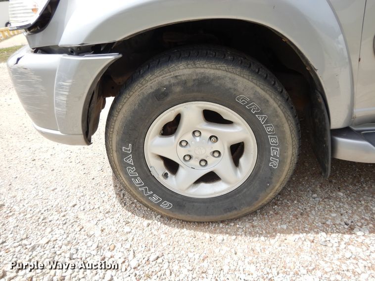 image for item DI7681 2002 Toyota Sequoia  SUV