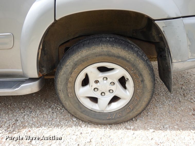 image for item DI7681 2002 Toyota Sequoia  SUV