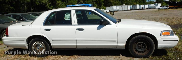image for item DJ4411 2000 Ford Crown Victoria Police Interceptor