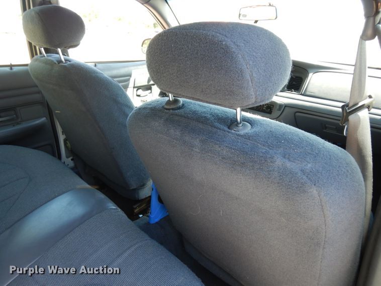 image for item DJ4411 2000 Ford Crown Victoria Police Interceptor