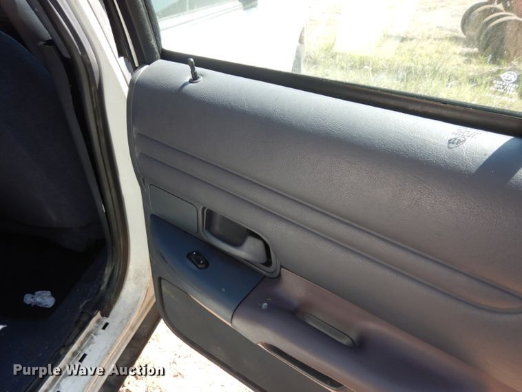 image for item DJ4411 2000 Ford Crown Victoria Police Interceptor