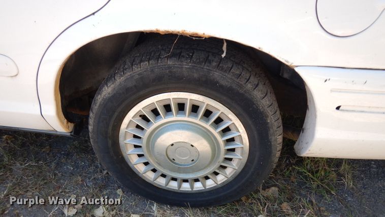 image for item DJ4411 2000 Ford Crown Victoria Police Interceptor