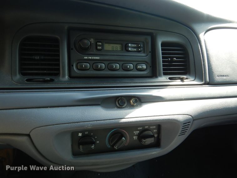 image for item DJ4411 2000 Ford Crown Victoria Police Interceptor