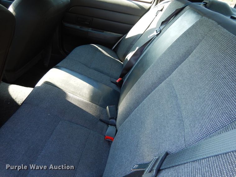 image for item DJ4431 2005 Ford Crown Victoria Police Interceptor