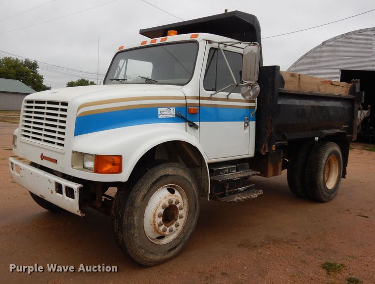 image for item DJ4483 1991 International 4700  dump truck