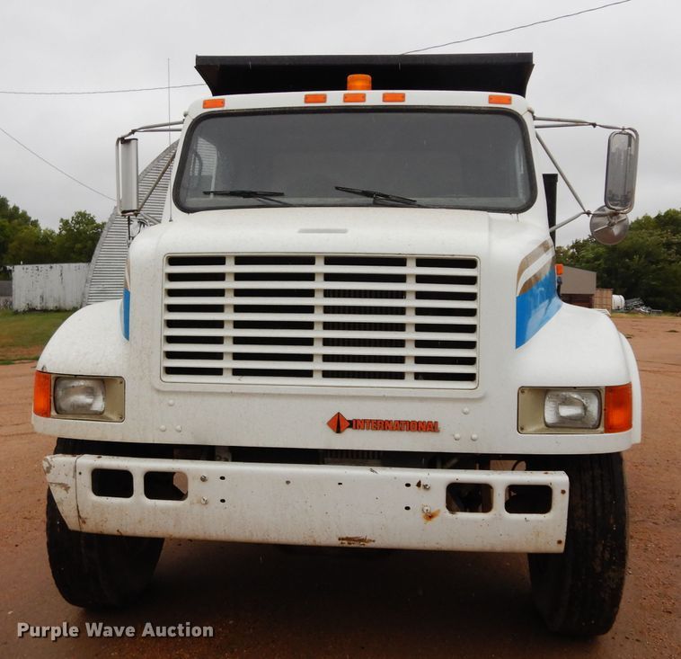 image for item DJ4483 1991 International 4700  dump truck