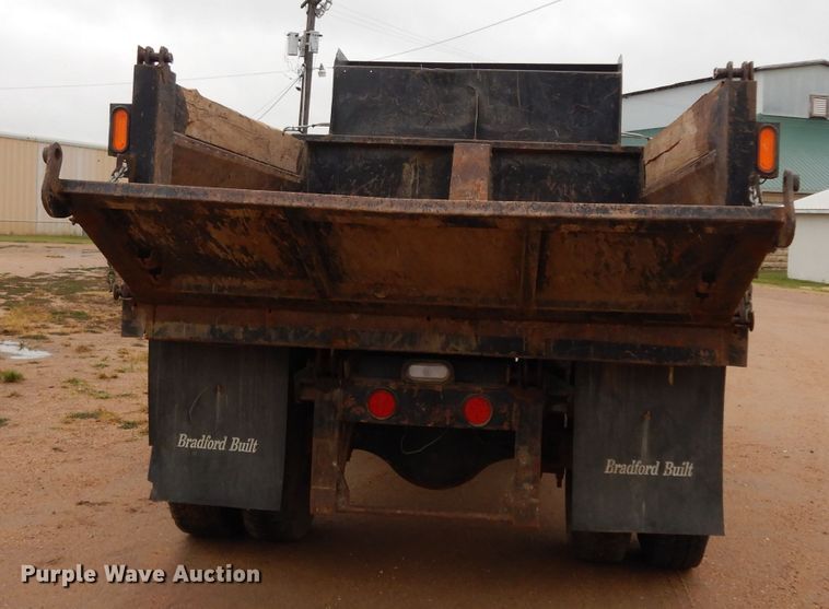 image for item DJ4483 1991 International 4700  dump truck