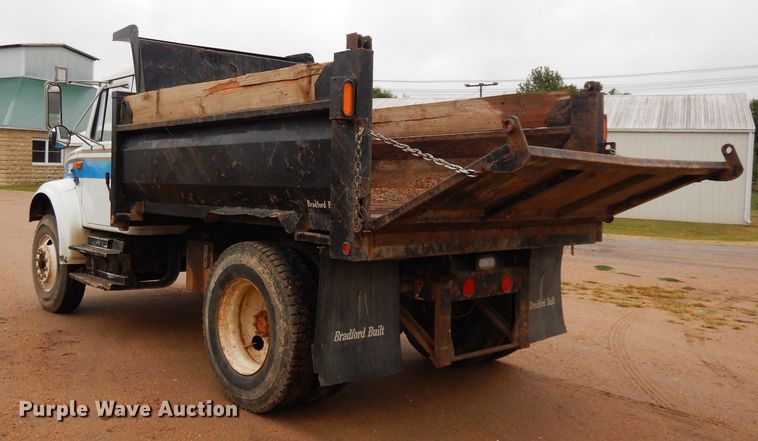 image for item DJ4483 1991 International 4700  dump truck