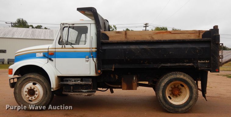 image for item DJ4483 1991 International 4700  dump truck