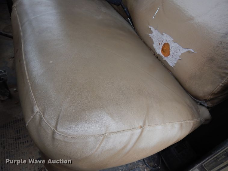 image for item DJ4483 1991 International 4700  dump truck