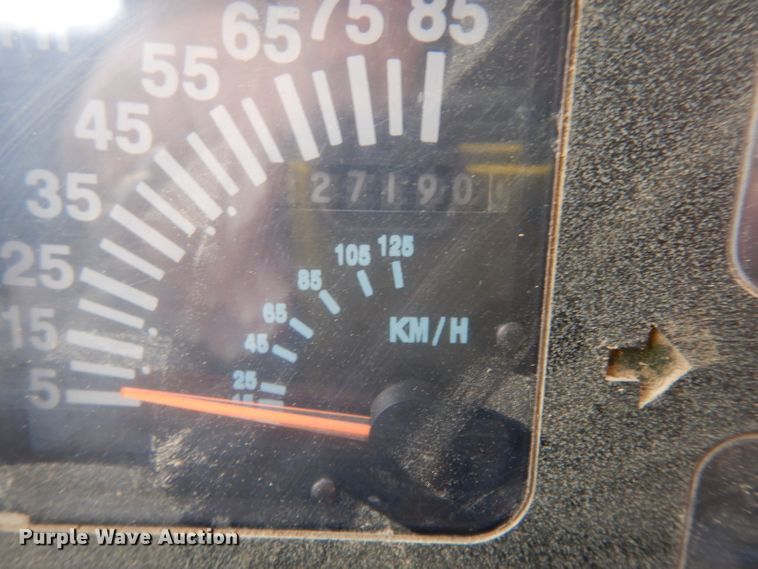 image for item DJ4483 1991 International 4700  dump truck