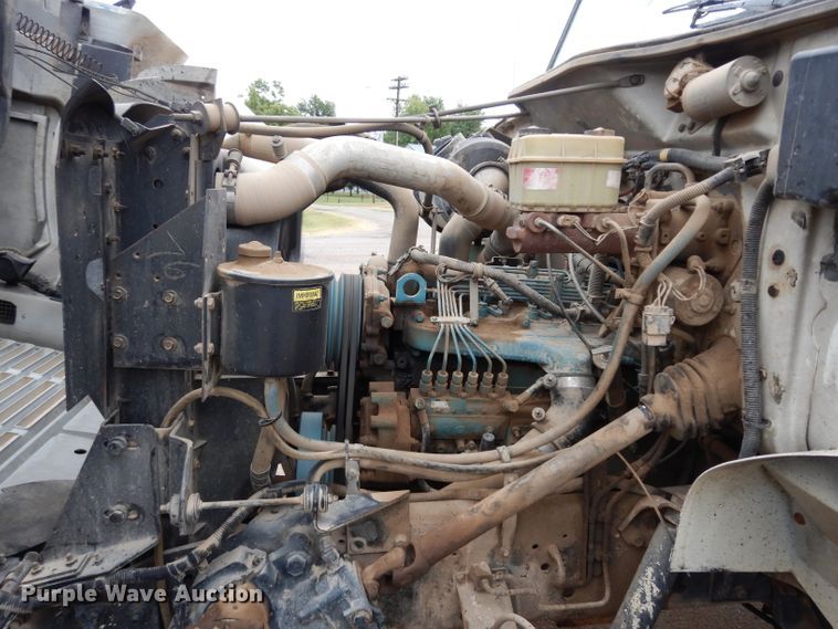 image for item DJ4483 1991 International 4700  dump truck