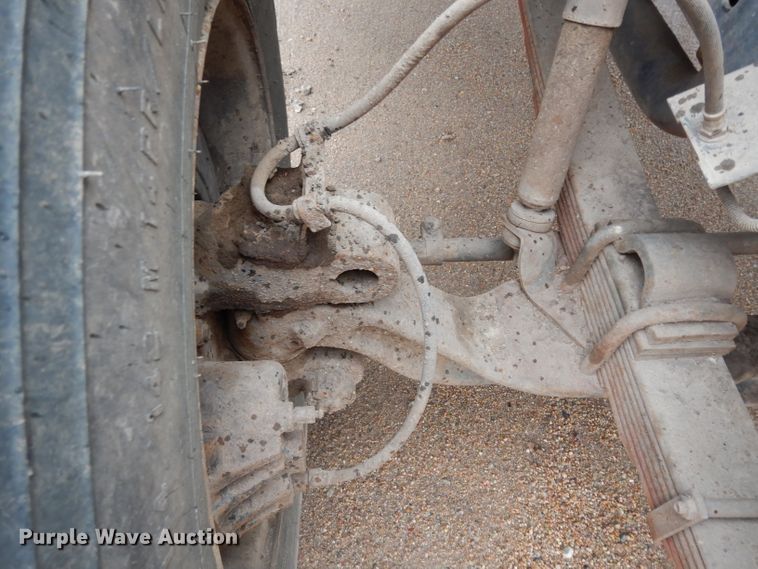 image for item DJ4483 1991 International 4700  dump truck