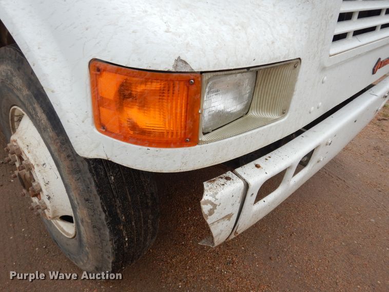 image for item DJ4483 1991 International 4700  dump truck