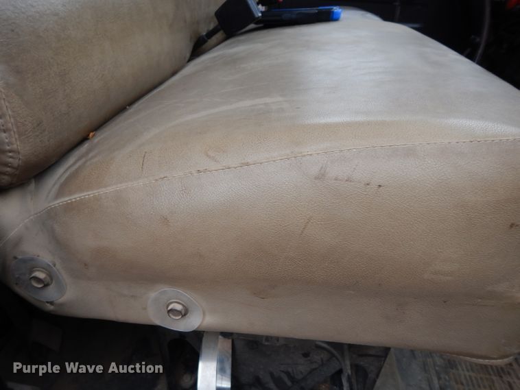 image for item DJ4483 1991 International 4700  dump truck