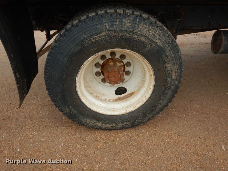 image for item DJ4483 1991 International 4700  dump truck