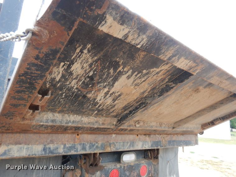 image for item DJ4483 1991 International 4700  dump truck