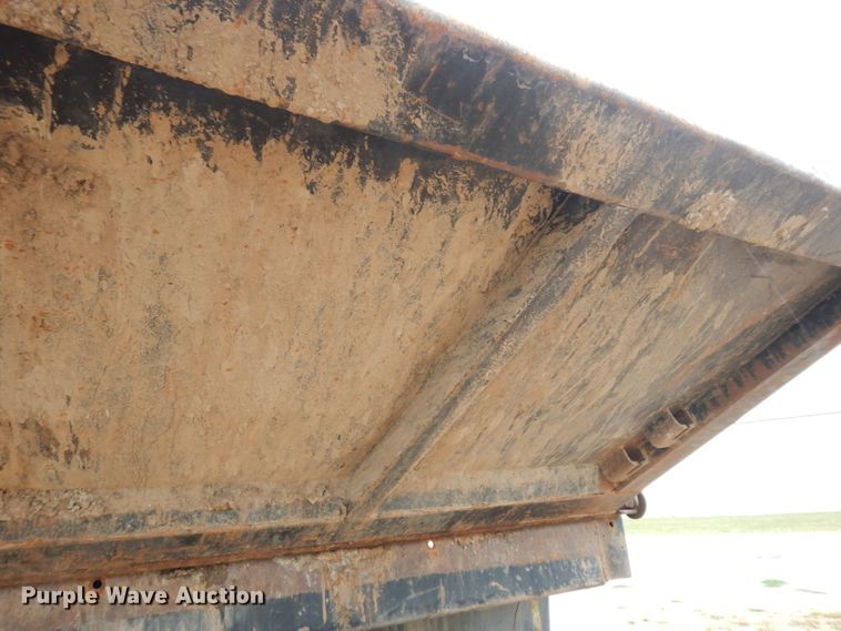 image for item DJ4483 1991 International 4700  dump truck