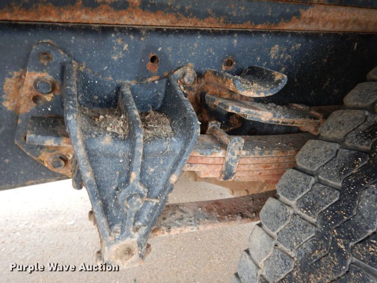 image for item DJ4483 1991 International 4700  dump truck