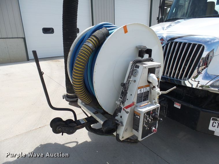 image for item EF9644 2010 International DuraStar 4300  sewer rodder truck