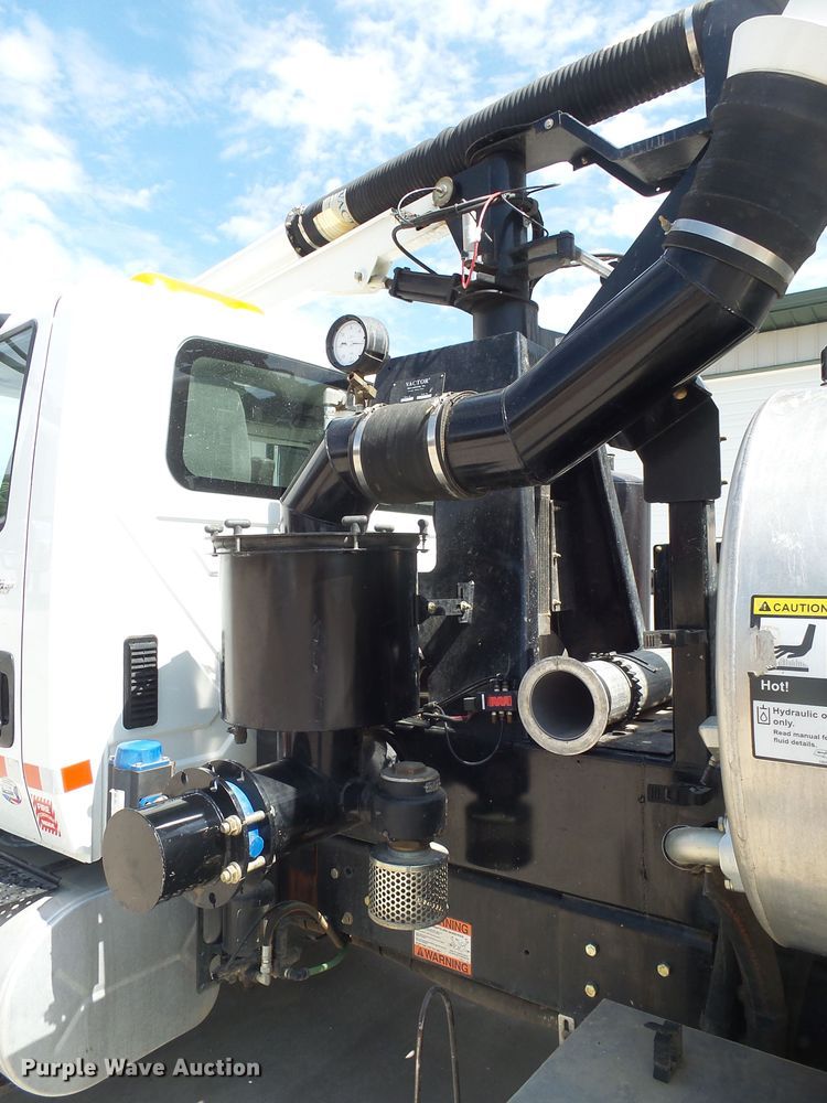 image for item EF9644 2010 International DuraStar 4300  sewer rodder truck