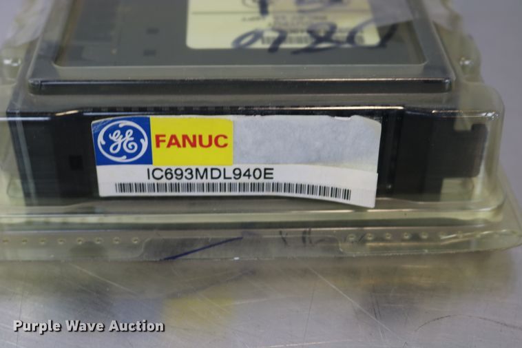 image for item EP9695 GE Fanuc IC693MDL940E 2 amp relay output module
