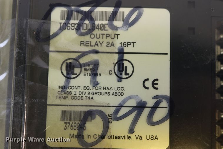 image for item EP9695 GE Fanuc IC693MDL940E 2 amp relay output module