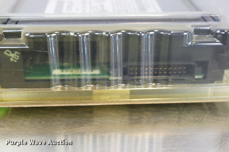 image for item EP9698 GE Fanuc IC693MDL645F 24VDC 16PT POS/NEG logic input module