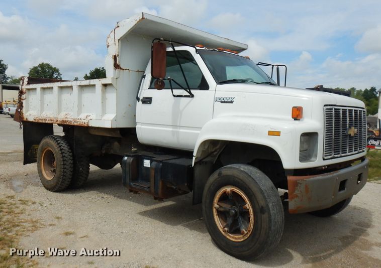 image for item FN9452 1994 Chevrolet Kodiak C5500  dump truck
