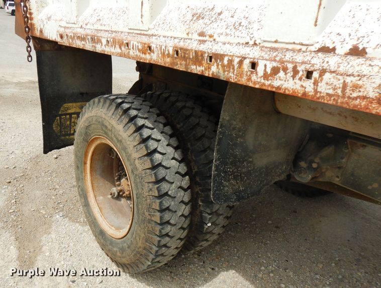 image for item FN9452 1994 Chevrolet Kodiak C5500  dump truck