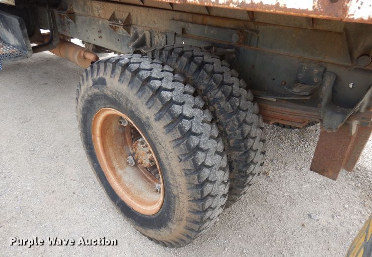 image for item FN9452 1994 Chevrolet Kodiak C5500  dump truck
