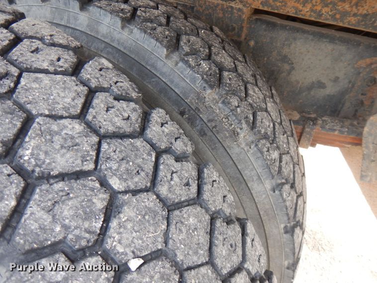 image for item FN9453 1986 International S1700  dump truck