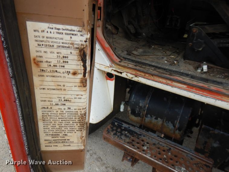 image for item FN9453 1986 International S1700  dump truck