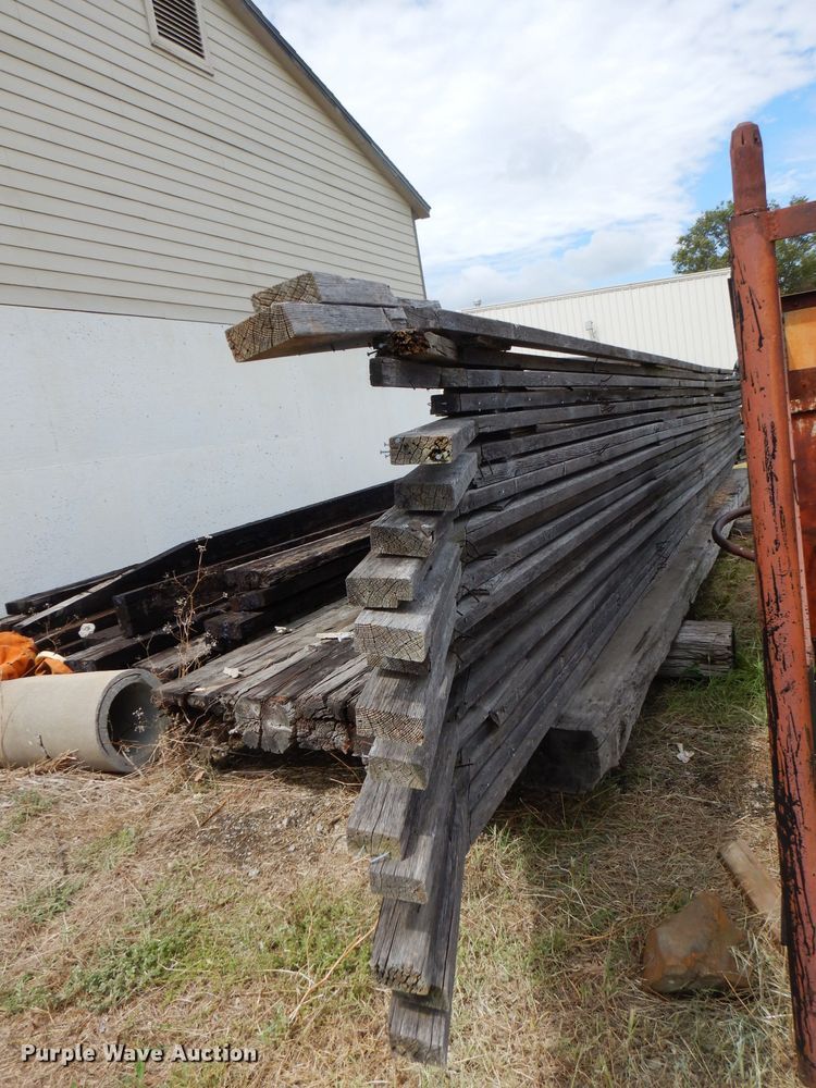 image for item FN9456 Approximately 20 rafters