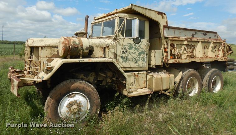image for item FN9457 1971 Jeep  dump truck