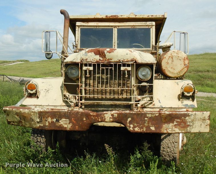 image for item FN9457 1971 Jeep  dump truck