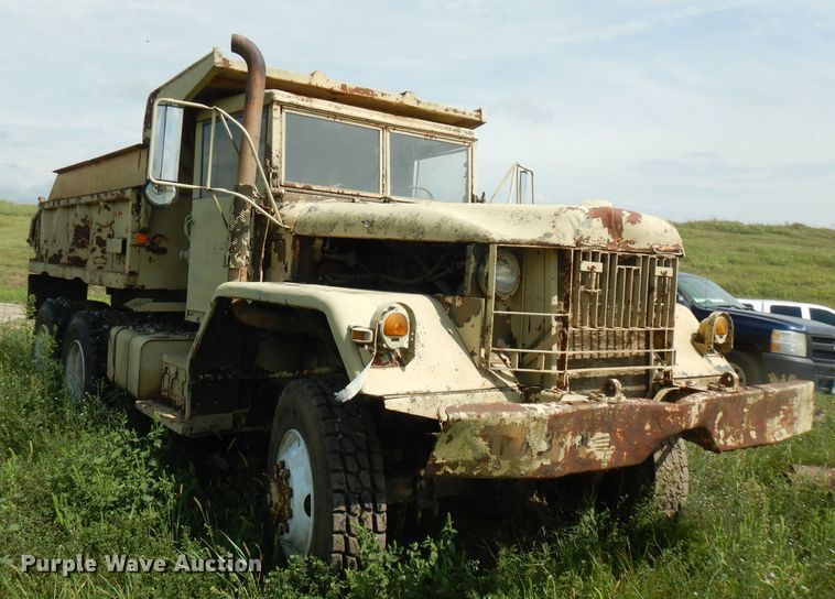 image for item FN9457 1971 Jeep  dump truck