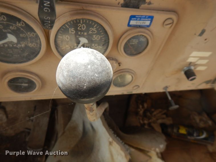 image for item FN9457 1971 Jeep  dump truck