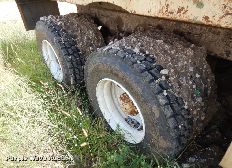 image for item FN9457 1971 Jeep  dump truck