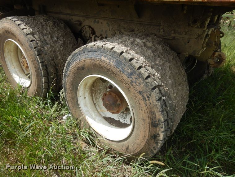 image for item FN9457 1971 Jeep  dump truck