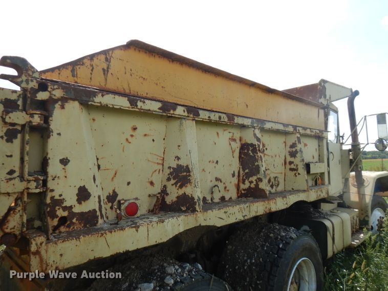 image for item FN9457 1971 Jeep  dump truck