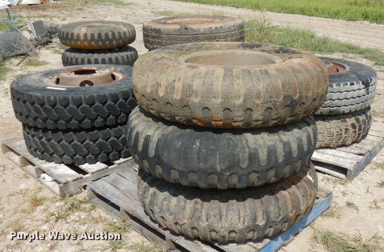 image for item FN9458 Approximately 12 tires and wheels